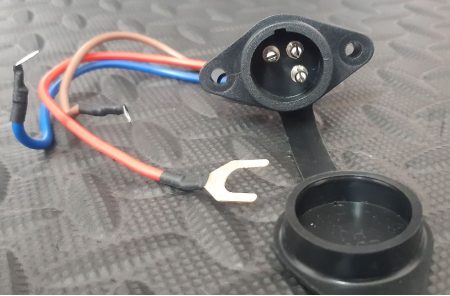 12V Plug With Pins (RC3)